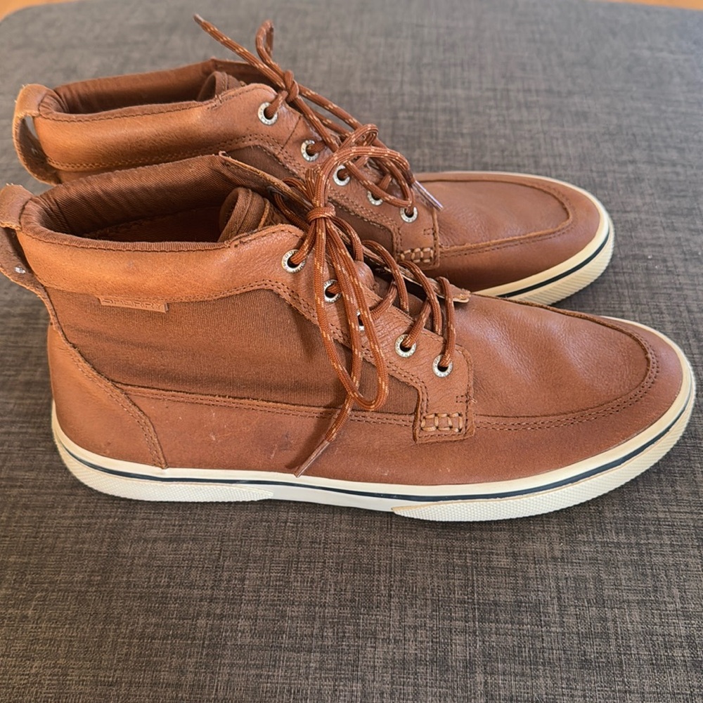 Sperry Top-sided memory foam boats, men’s size 10.5